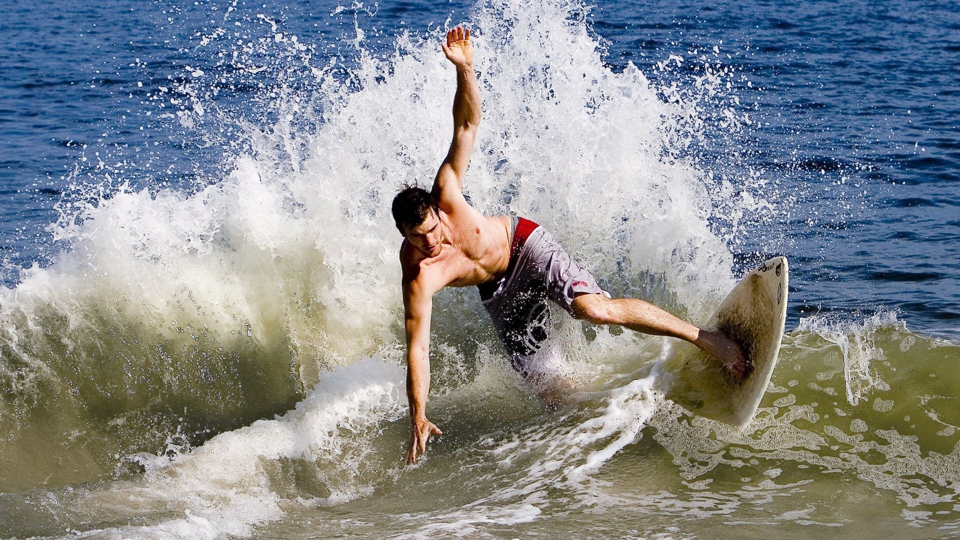 开云体育下载官网-特色高山徒步穿越，挑战高原绝美风光，十大经典徒步穿越路线